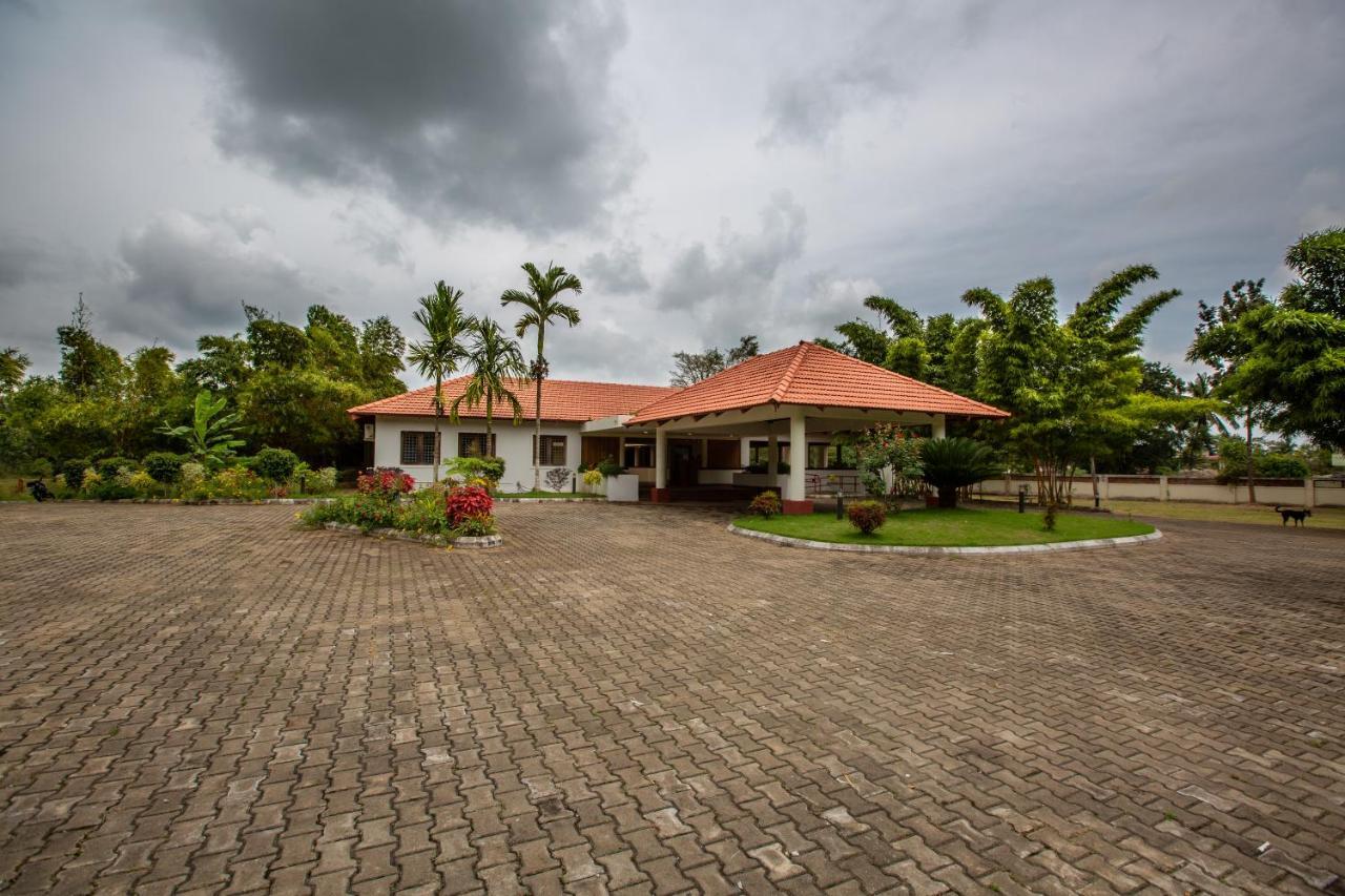 Kstdc Hotel Mayura Yagachi, Belur Belur  Zewnętrze zdjęcie